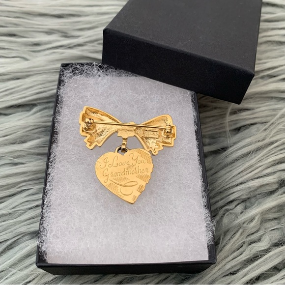 Vintage Avon Heart and Bow Grandmother Brooch Pin - Picture 2 of 7